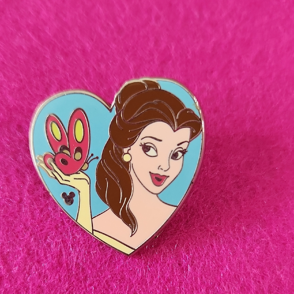 Disney Heart Brooch in Pink, Blue & Brown - Belle Motif
